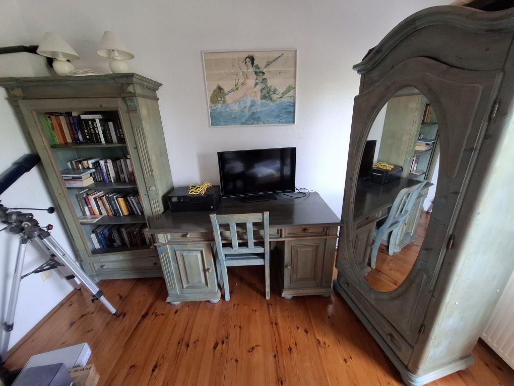 Zestaw mebli z litego drewna w stylu rustykalnym / shabby chic