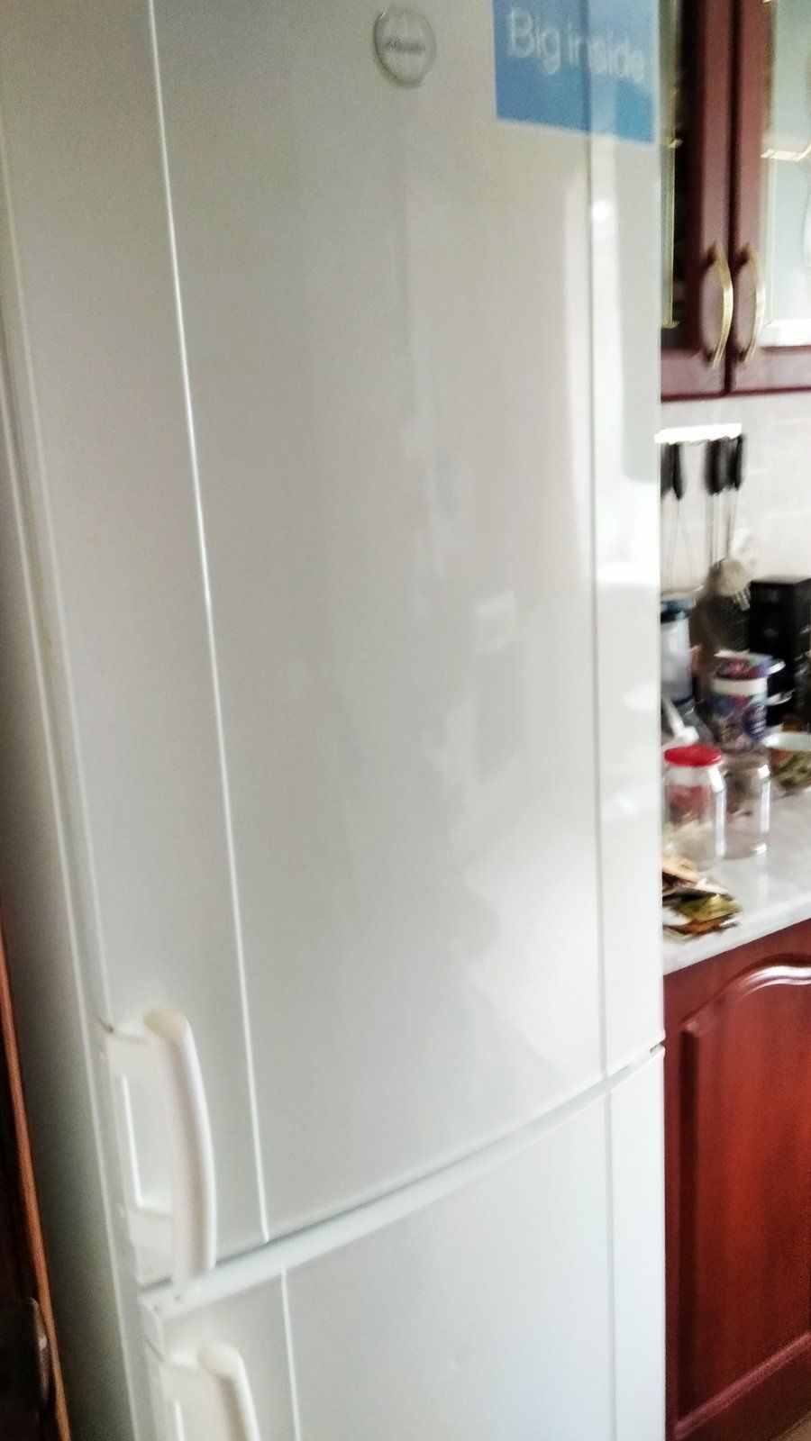 Продам холодильник Electrolux EBR 8644