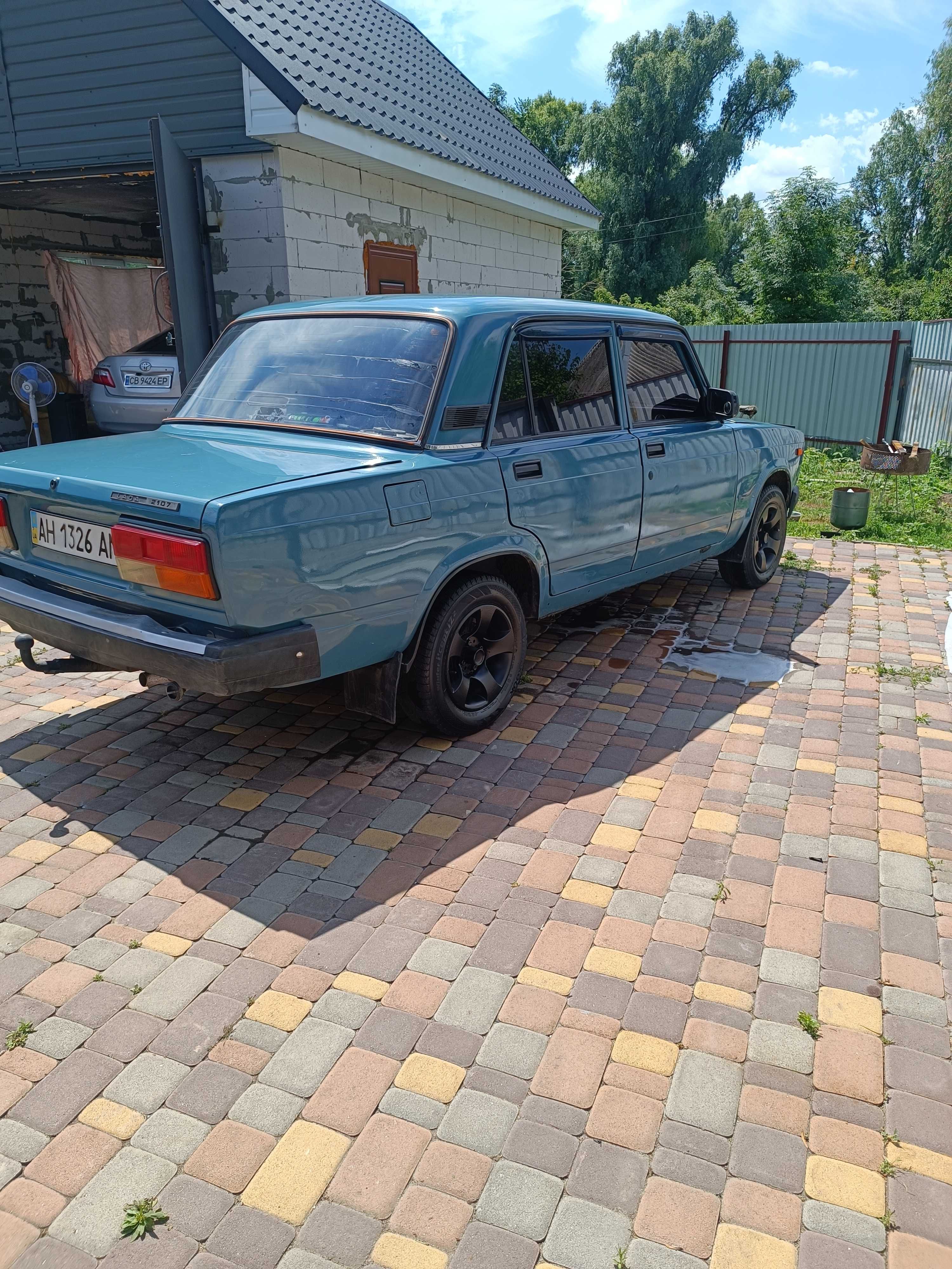 Автомобіль ВАЗ 2107