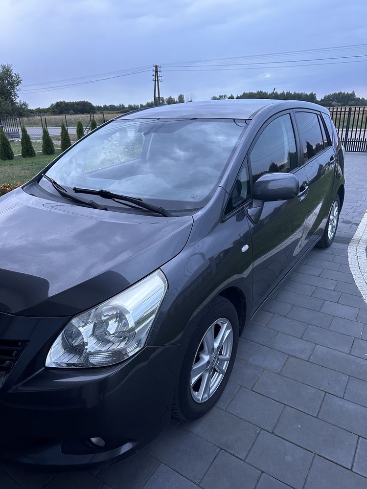 Toyota Verso - 2010 rok ,  7-osobowe  Przebieg: 165000 km