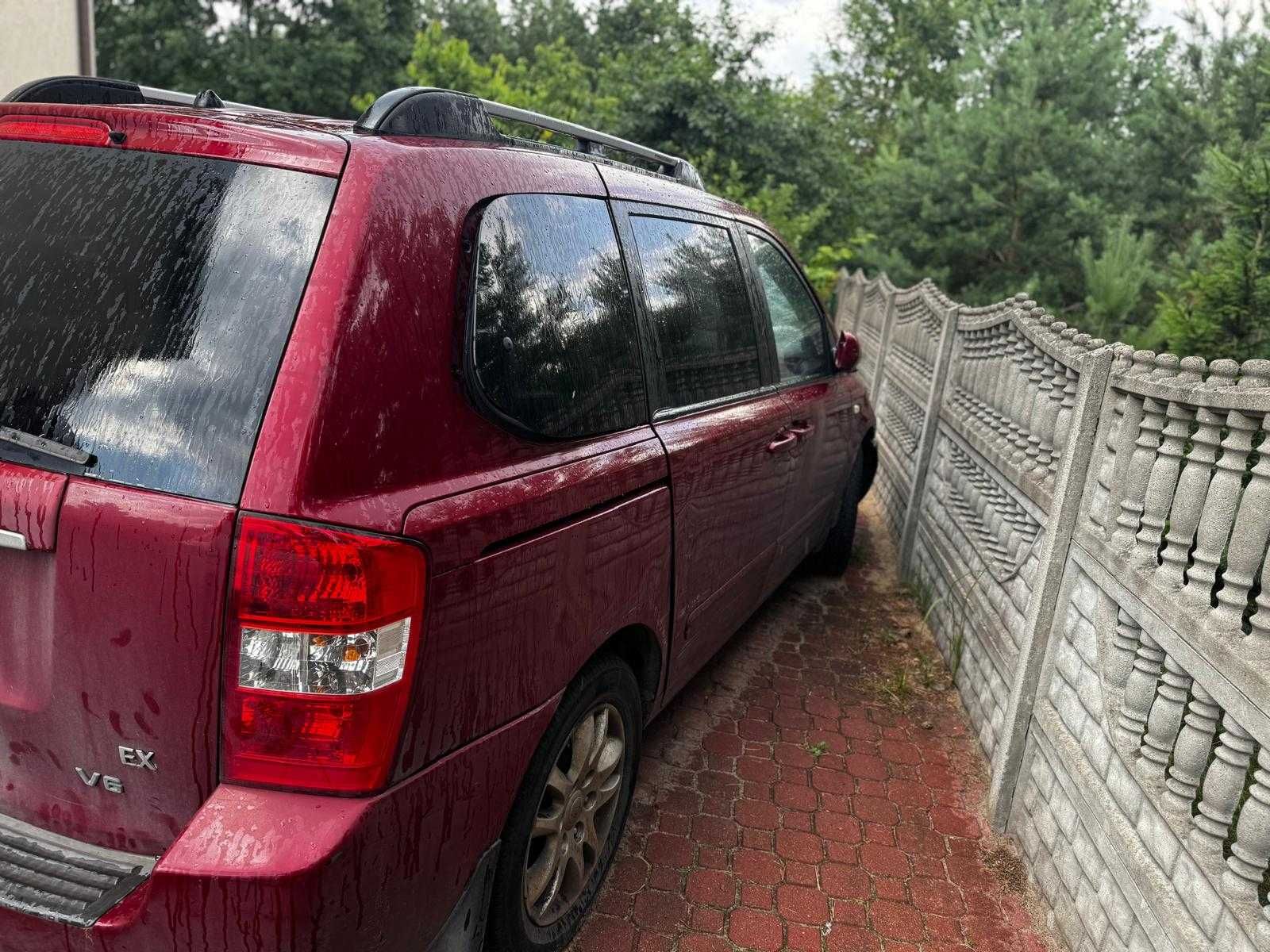Kia Carnival III 2007