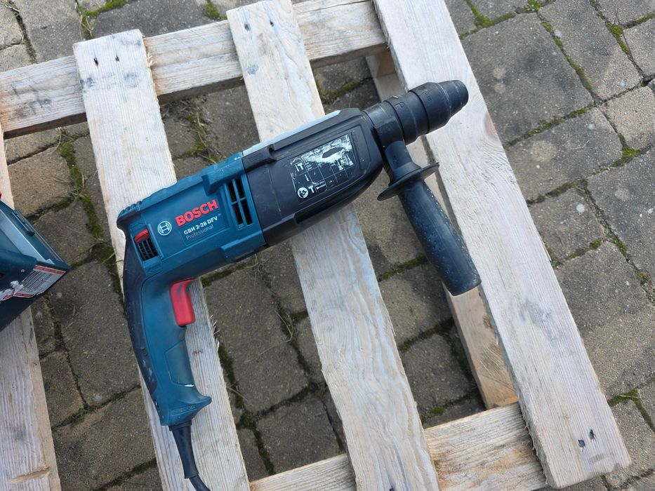 BOSCH GBH 2-28 DFV MŁOTOWIERTARKA o mocy 3,2j stan BDB + główka zestaw