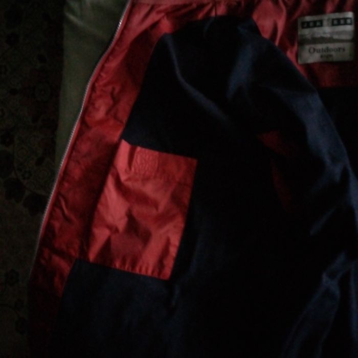 Куртка- ветровка. С капюшоном.мужская