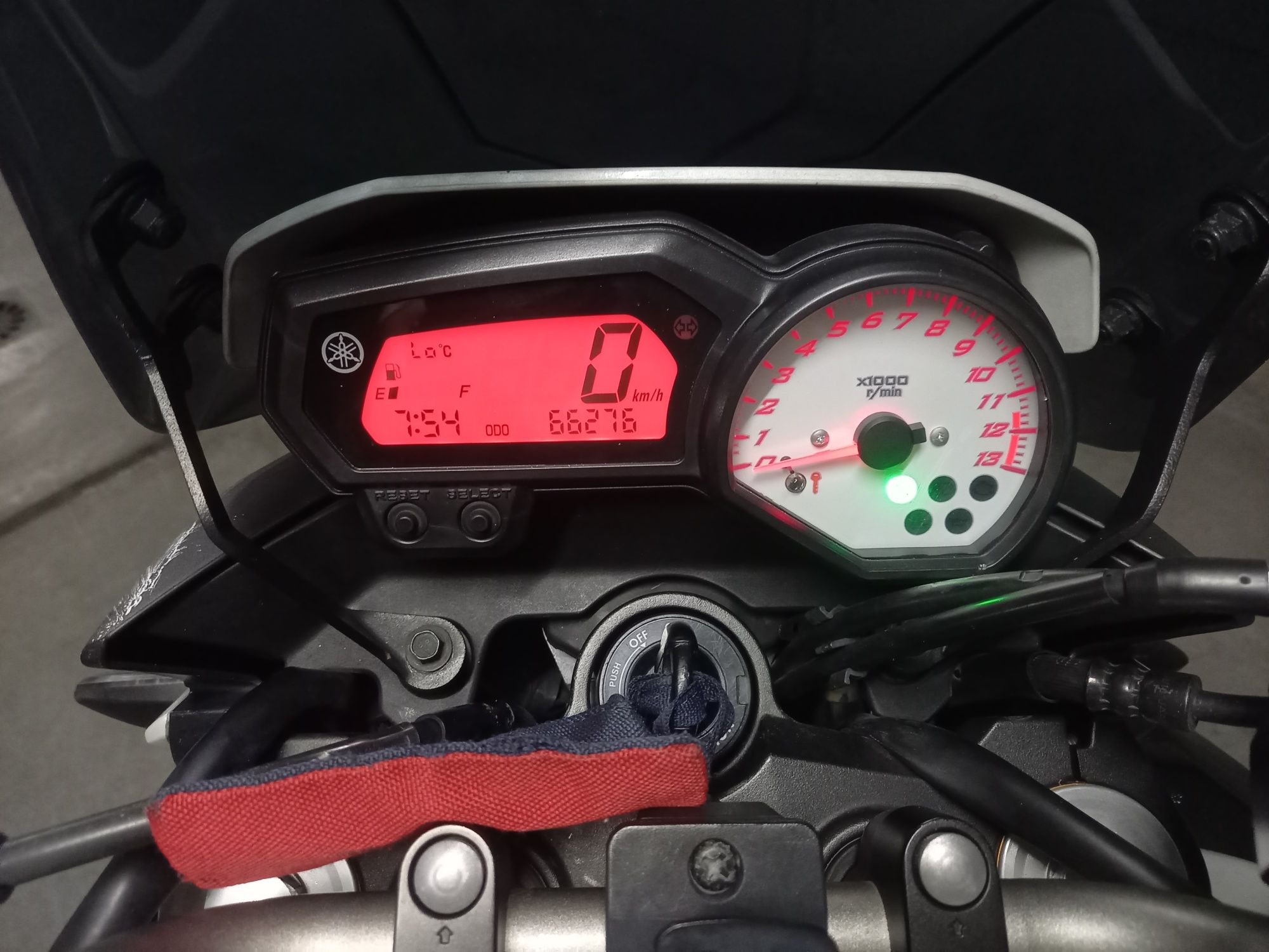 Yamaha FZ8 N Ideal para a cidade e estrada- Pronta a circular