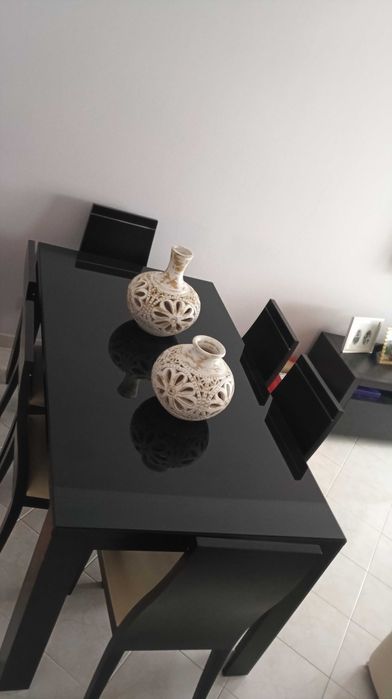 Mesa de sala com 6 cadeiras