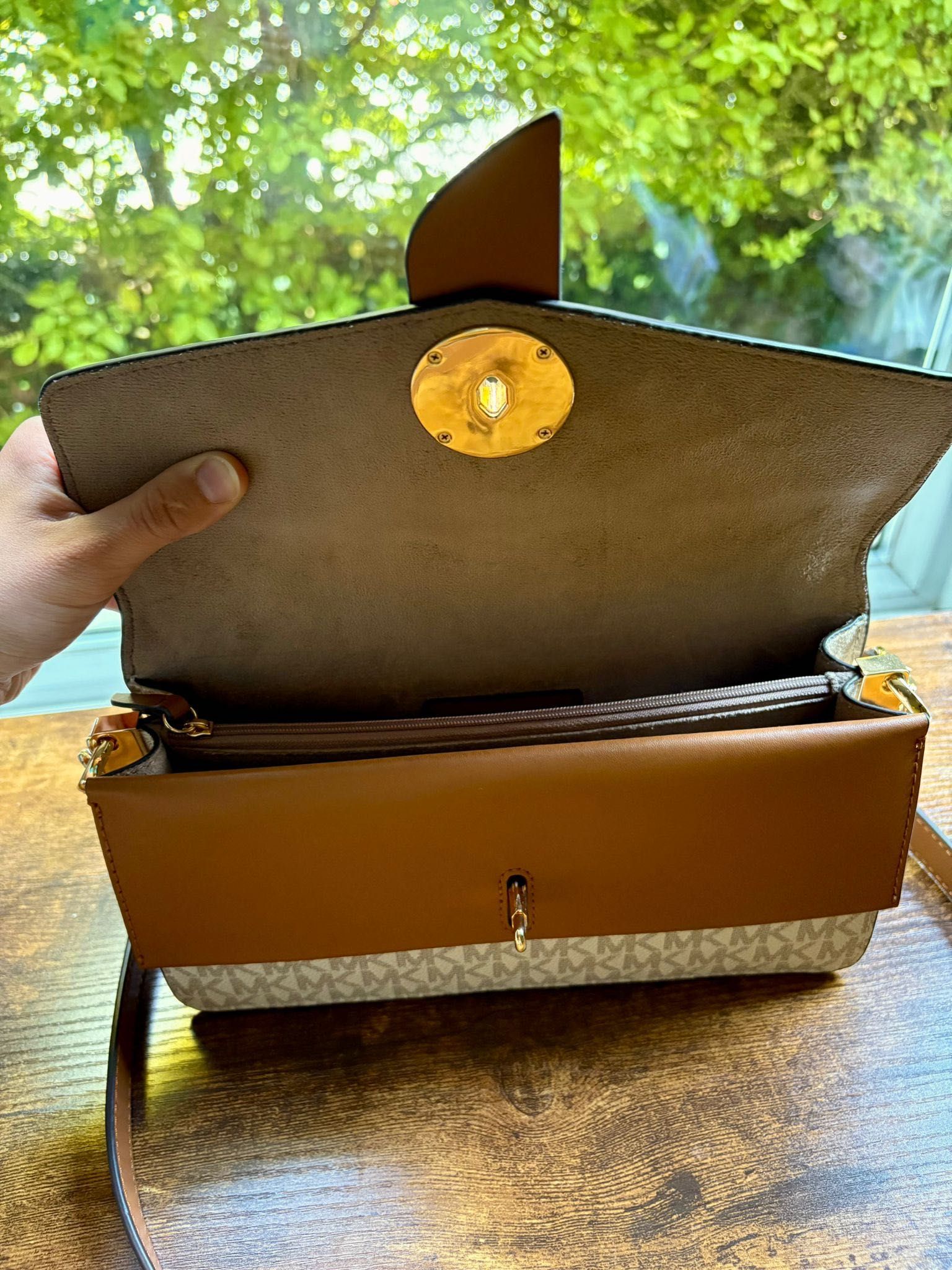 Mala Michael Kors
