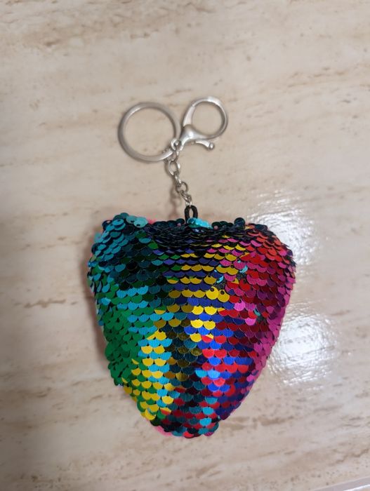 Brelok z odwracanymi cekinami