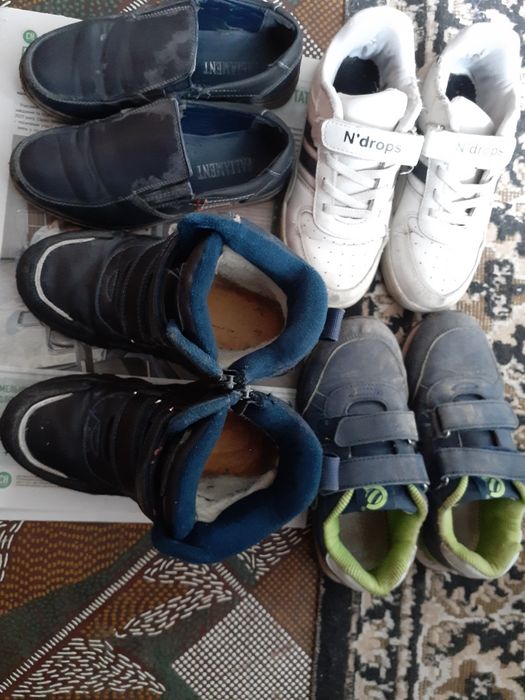 Взуття дитяче від 30 розміру 32 і дальше.Б/уДитячий одяг також .