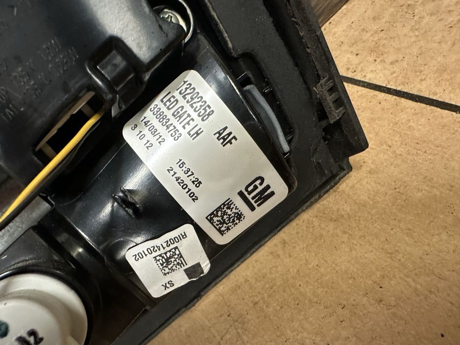 Lampa tył tylna lewa w klapę opel zafira C