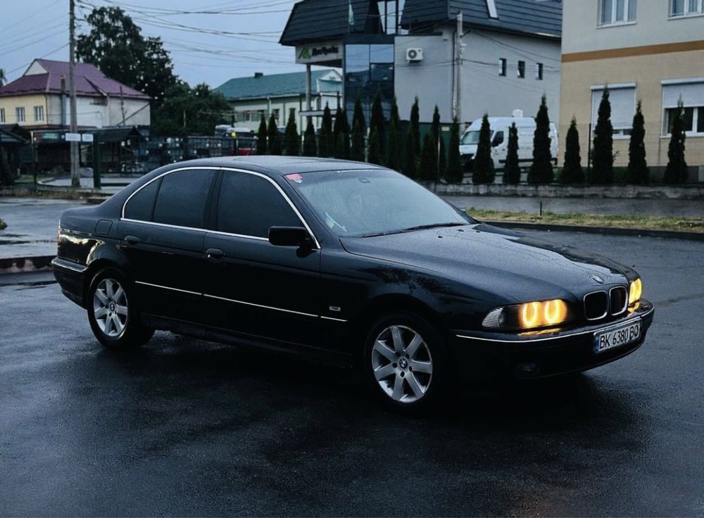 BMW E39 523i 1997 року