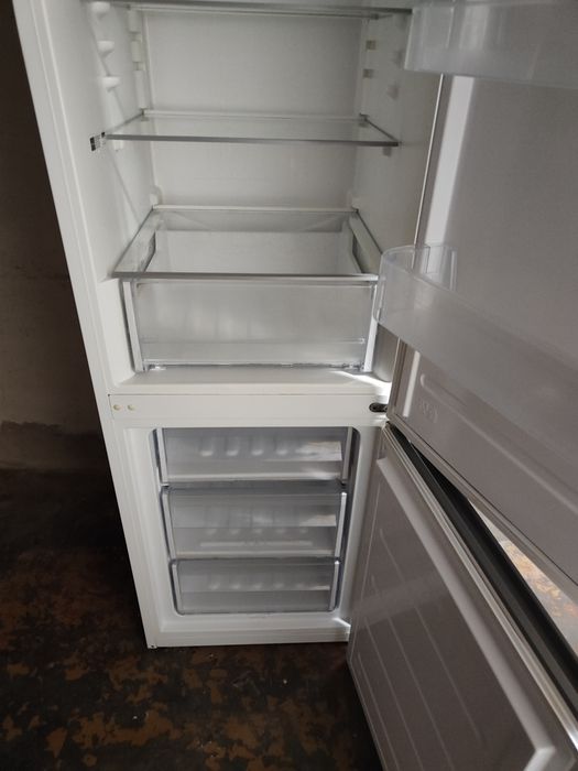 Холодильник Indesit двокамерний свіжа модель