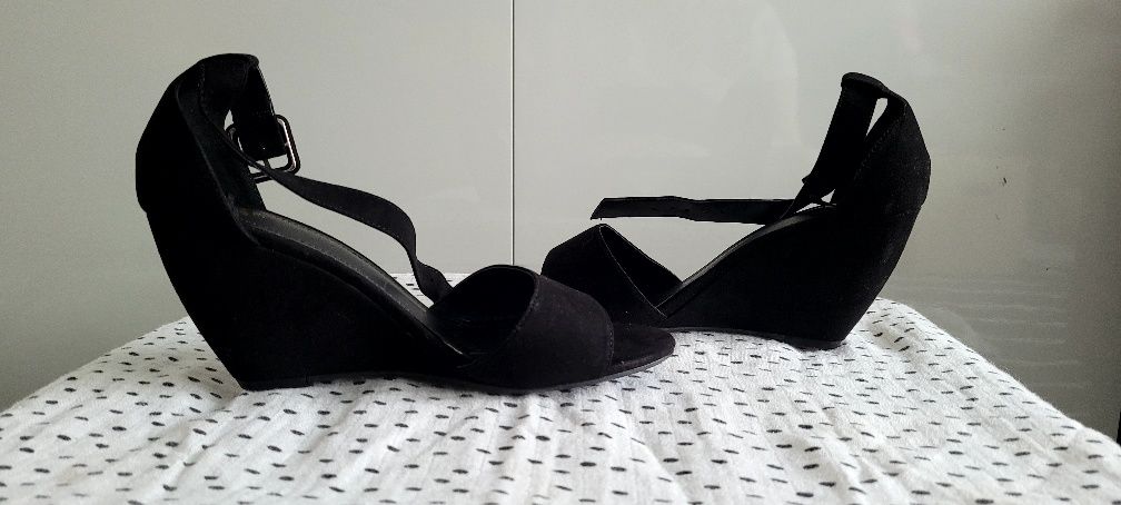 NOWE buty z odkrytymi palcami na koturnie h&m rozmiar 39