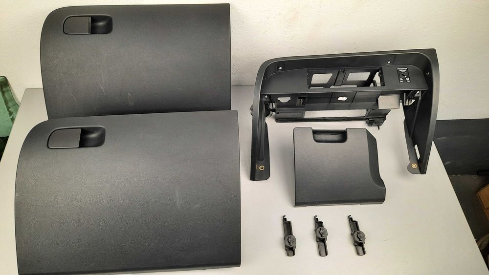 Обшивки пластик салону Універсал та ліфтбек Шкода Октавия А7