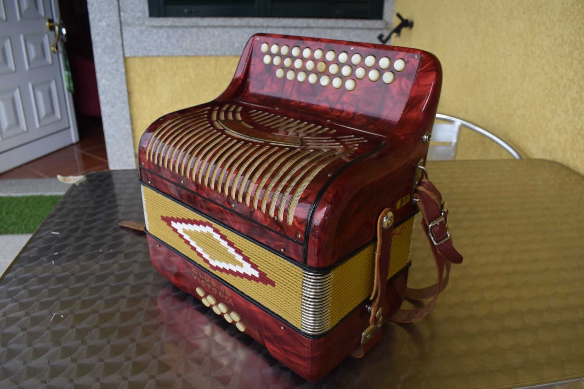 Hohner Club IIb Victoria 2 voz Fa La Re