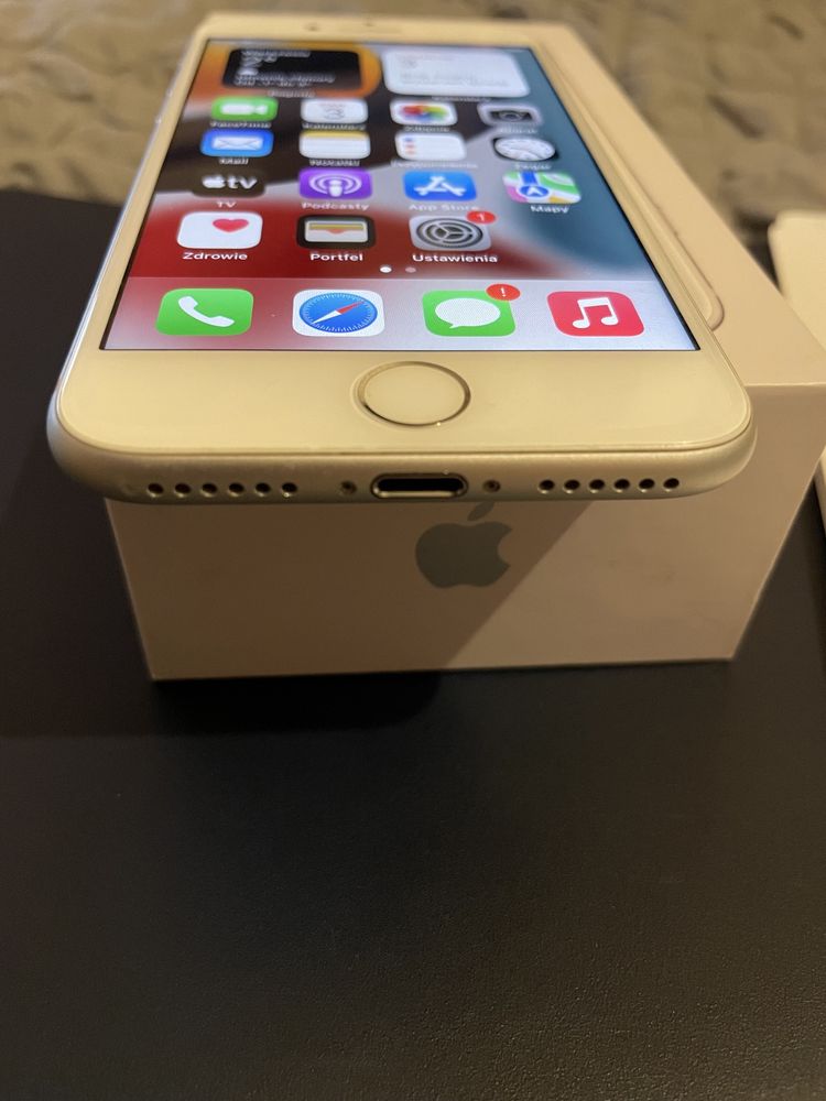 Idealny telefon Apple iPhone 8 Silver 64GB