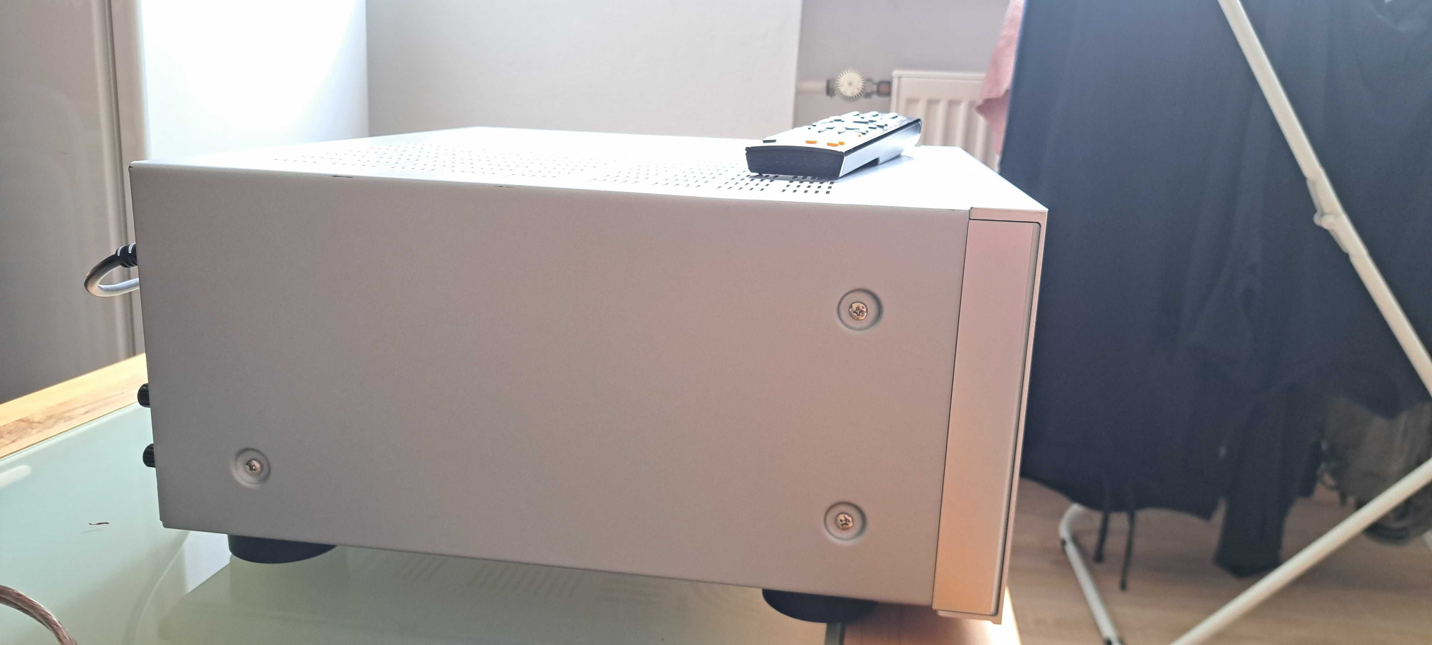 Onkyo TX-NR 818 amplituner pilot