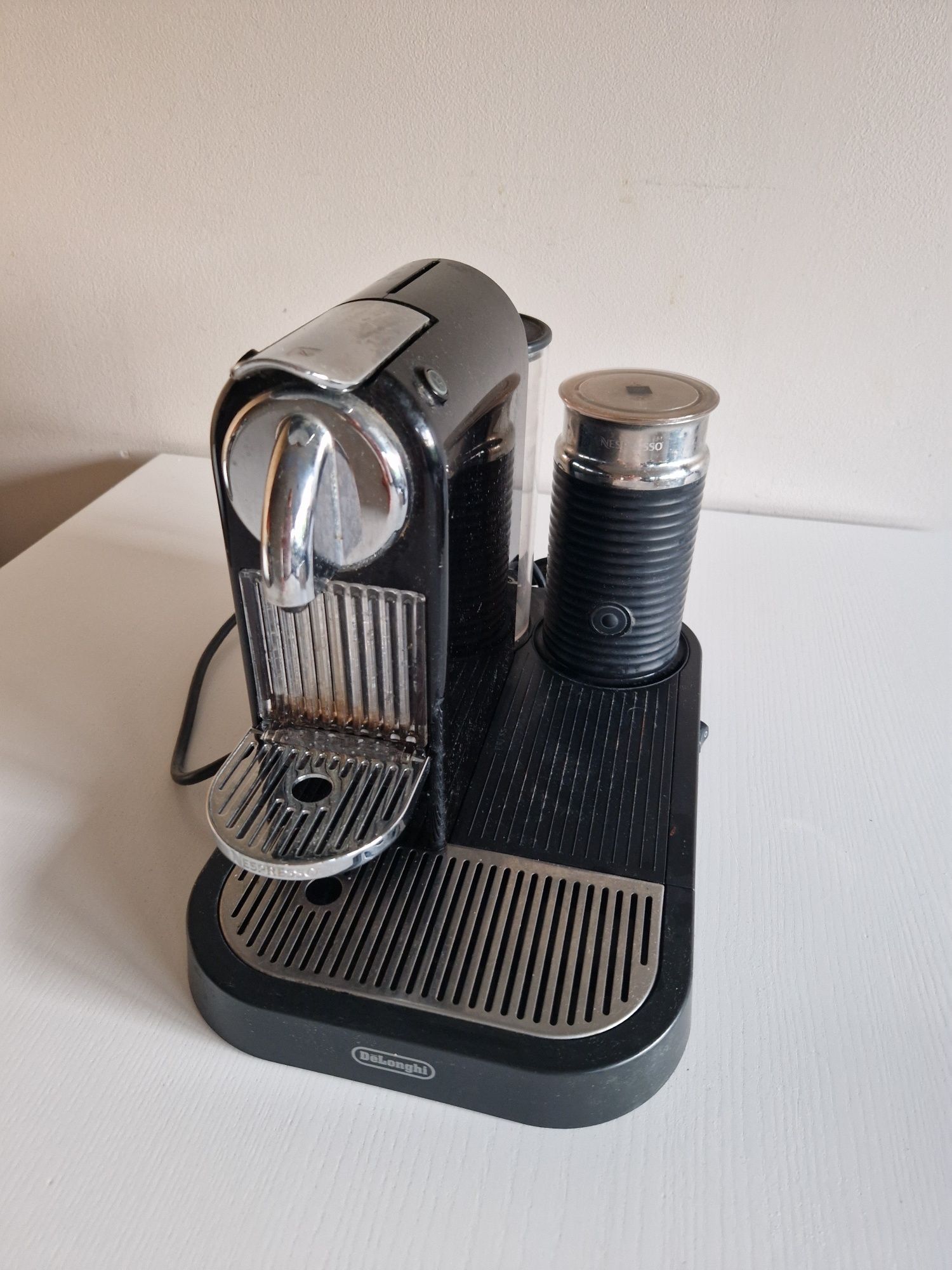Ekspres Nespresso Delonghi na kapsułki