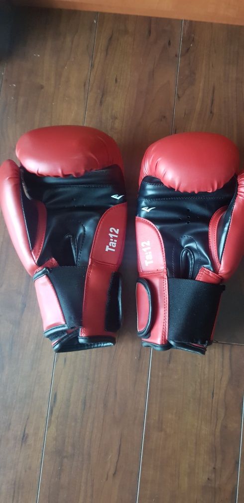 Rękawice bokserskie Everlast z podpisem Lennox Lewisa