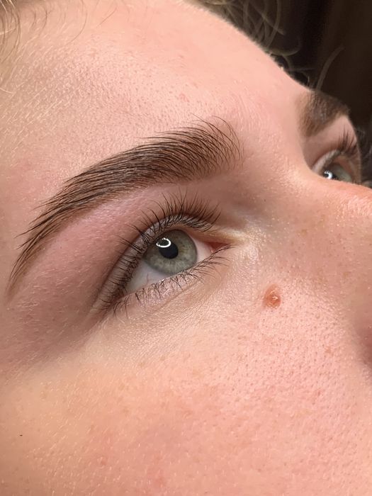 Макияж/Коррекция и окрашивание бровей/ Ламинирование ресниц/ Перманент