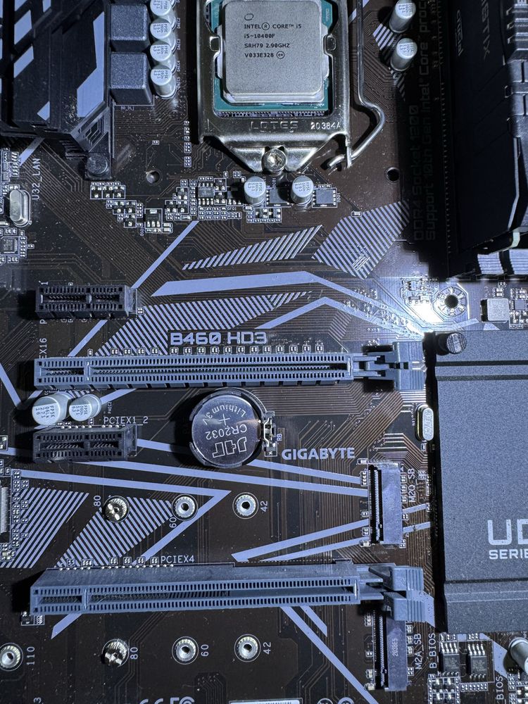 I5 10400f + Motherboard gigabyte b460 hd3 + 2x8gb DDR4 Ballistix