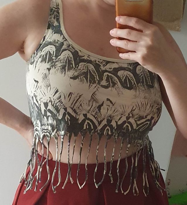 Krótki kremowy crop top z frędzlami bawełna wzory trochę aztec XXS