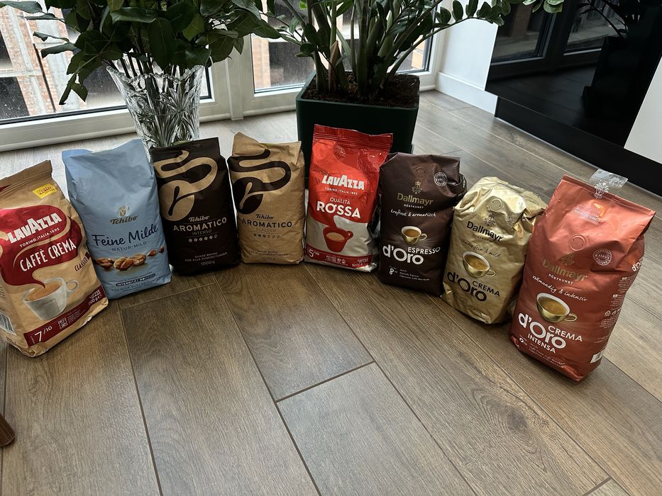 Кава оригінал Німеччина 1 кг . В зернах в асортименті . Lavazza , Delm
