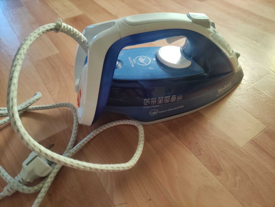Żelazko TEFAL Ultragliss Anti-Scale FV4967
