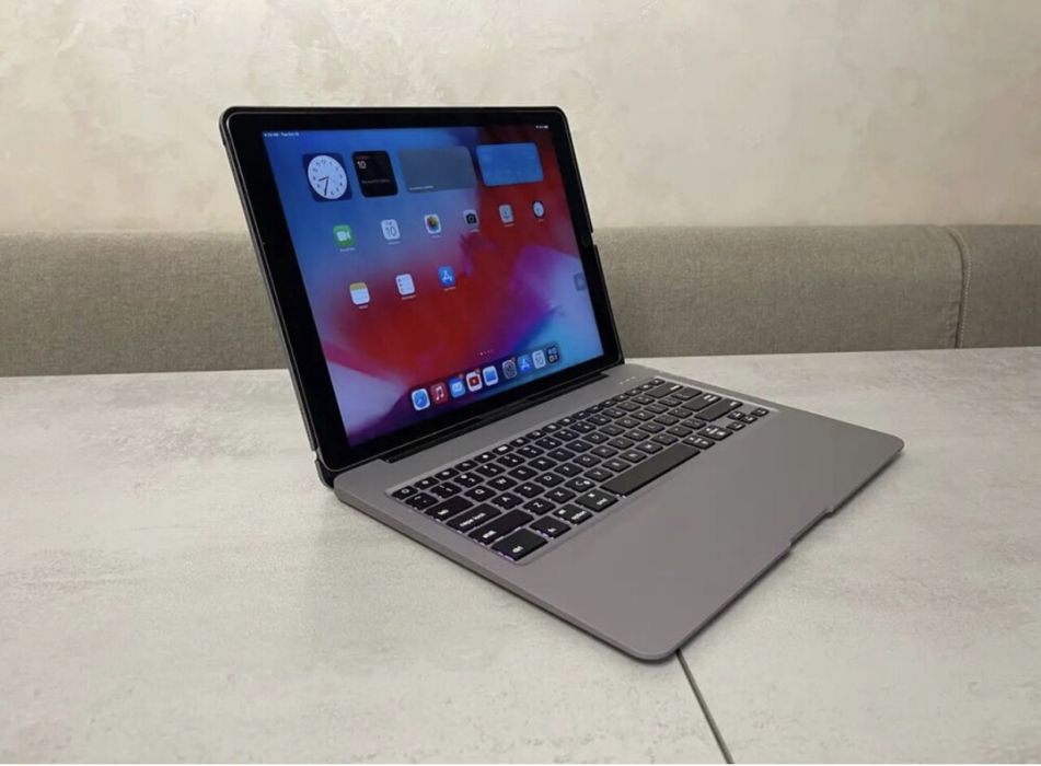 Планшет Apple iPad Pro ML0F2LL/A / 12.9" (2732x2048)