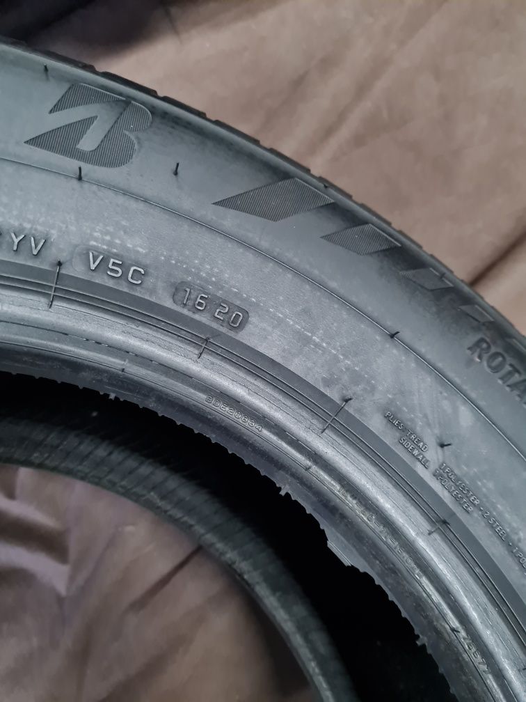 215/70R16 Bridgestone Weather Control A005.