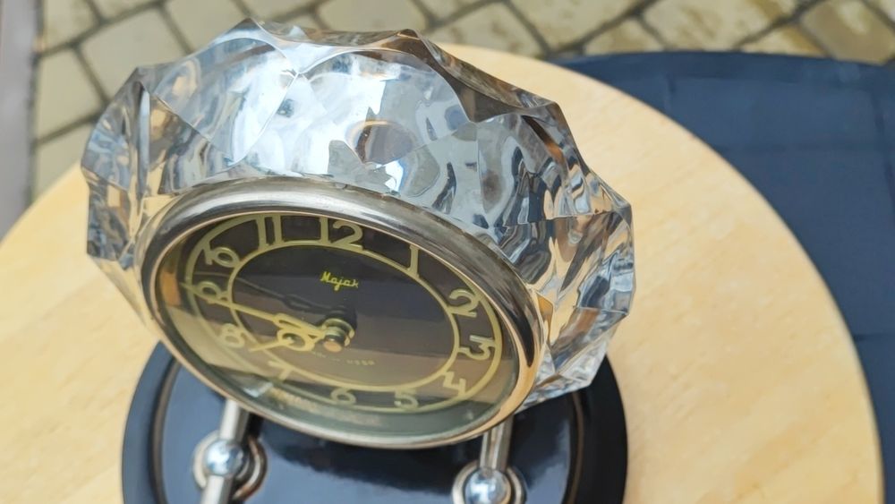 ZEGAR  mechaniczny  "MAJAK" ZSRR 1975. Sprawny.