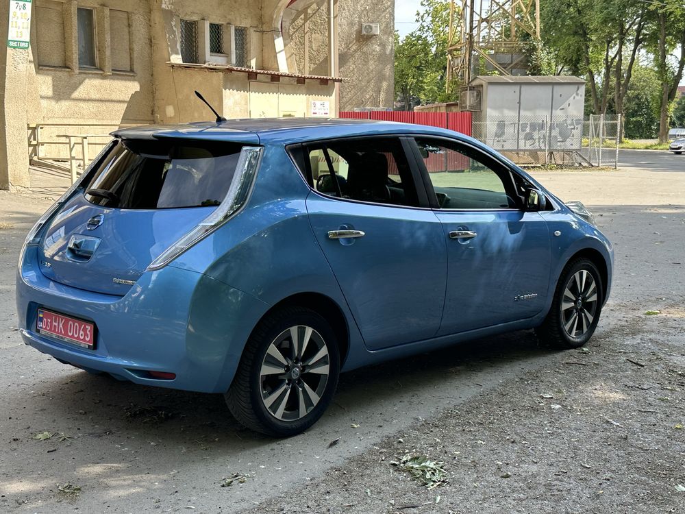 Nissan leaf 2013