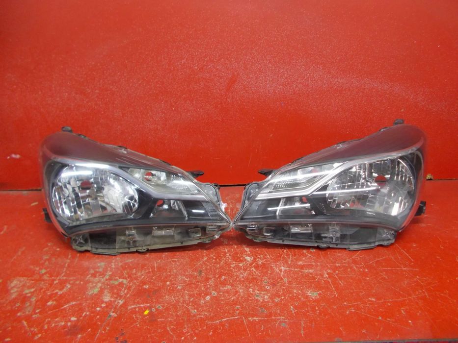 TOYOTA YARIS III LIFT 17 -&gt; LAMPA PRAWA  LEWA PRZÓD PRZEDNIA