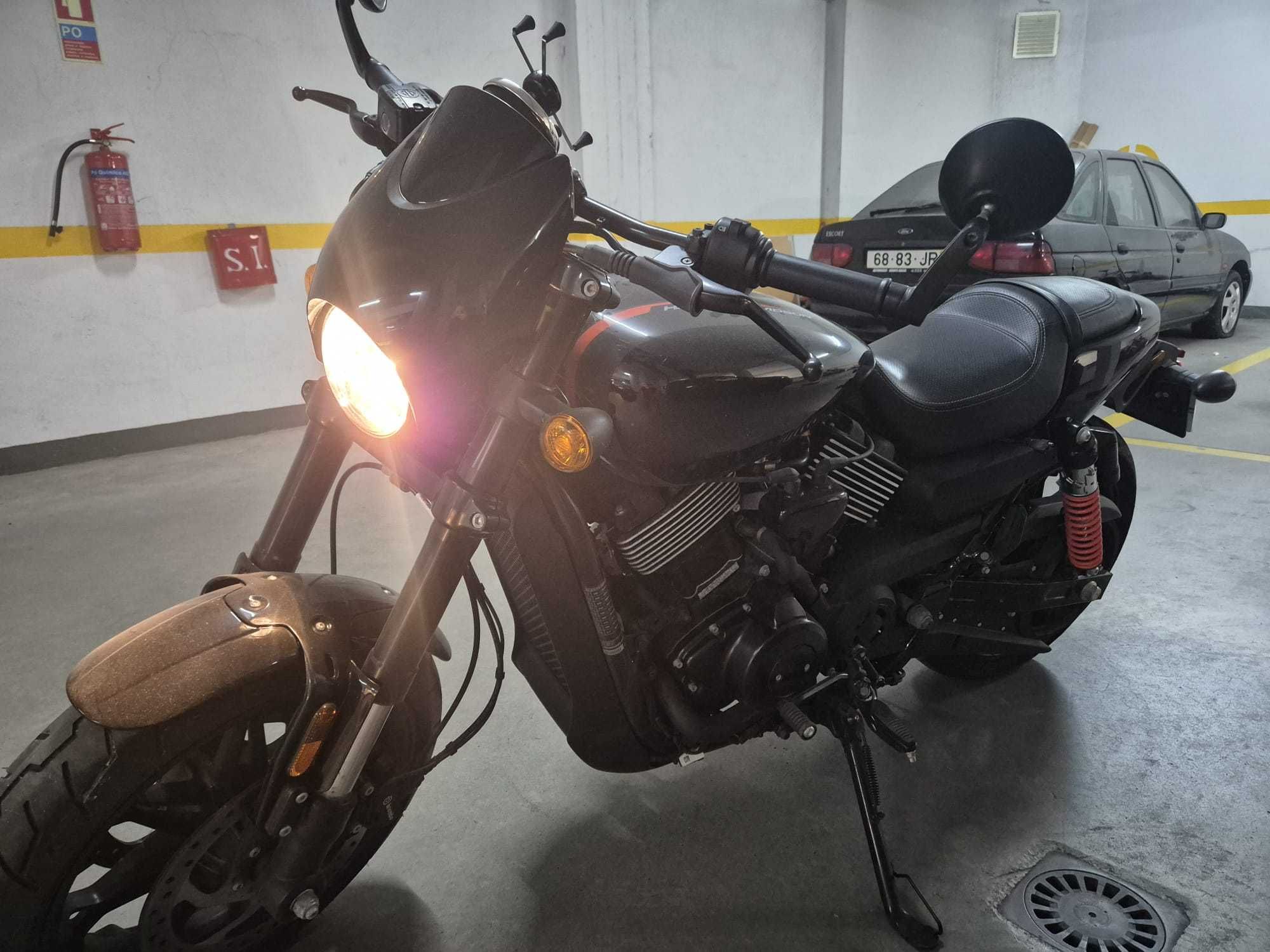 Harley Davidson Street Rod 750 - Nov 2020 - 6.050 km (Carnaxide)