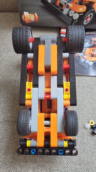 HO HO HO - LEGO Technic 42104 - Ciężarówka Wyścigowa 2w1 - KOMPLETNY