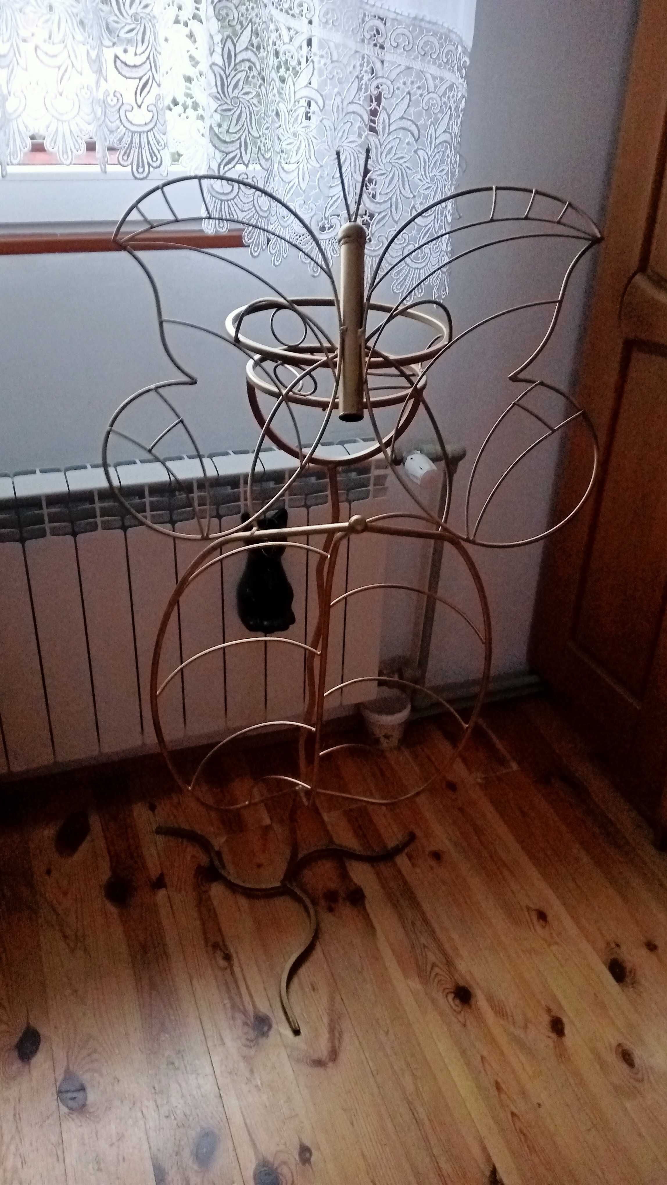 Kwietnik metaloplastyka, złoty