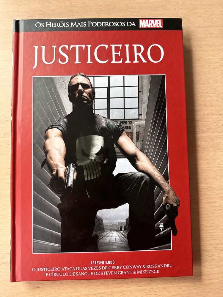 Livro Comics “Justiceiro”
