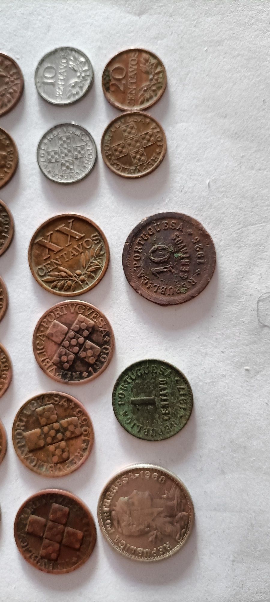 Diversas moedas de centavos