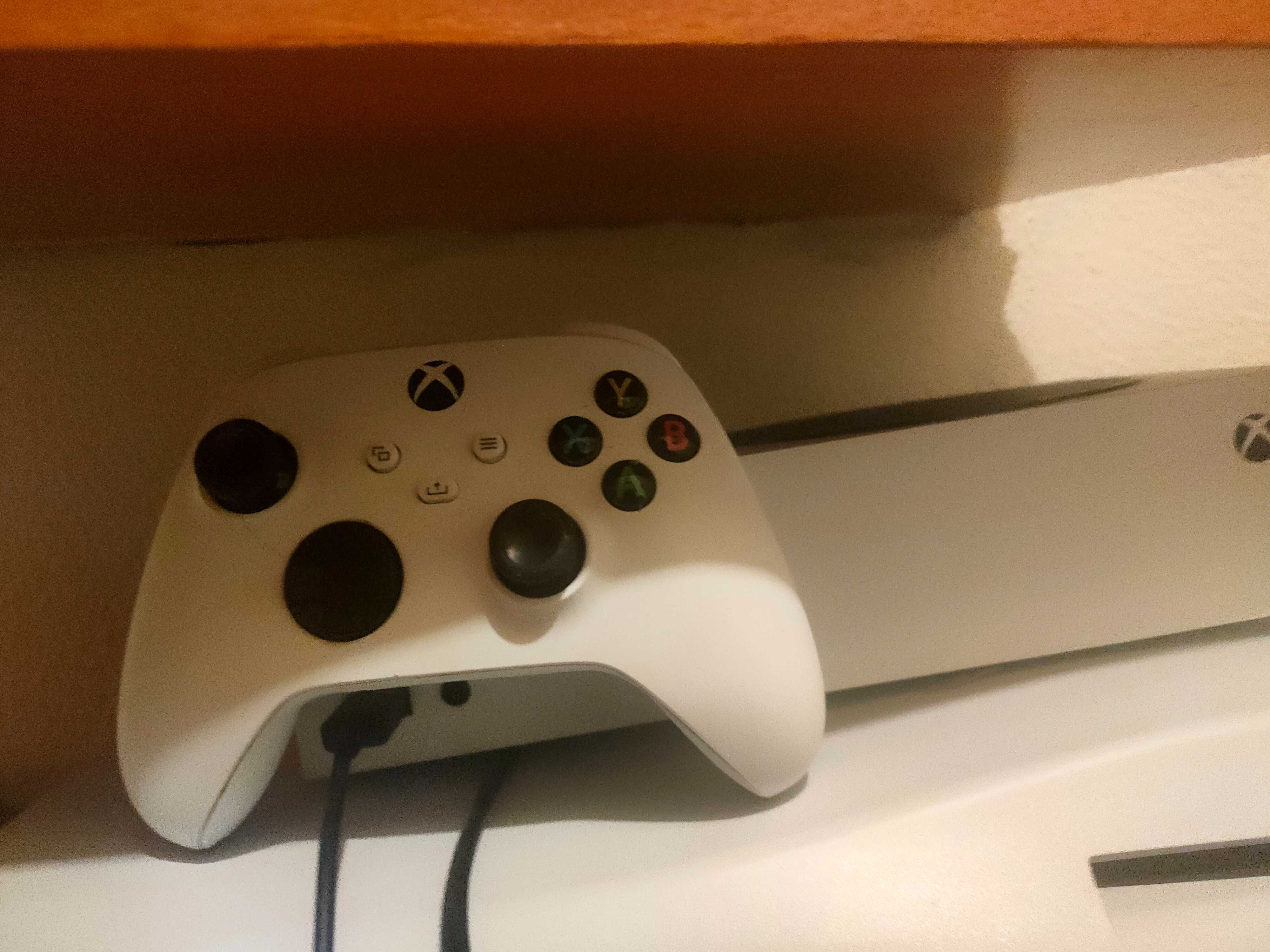 Xbox series S + 1 comando + 1 bateria+ cabos para comando