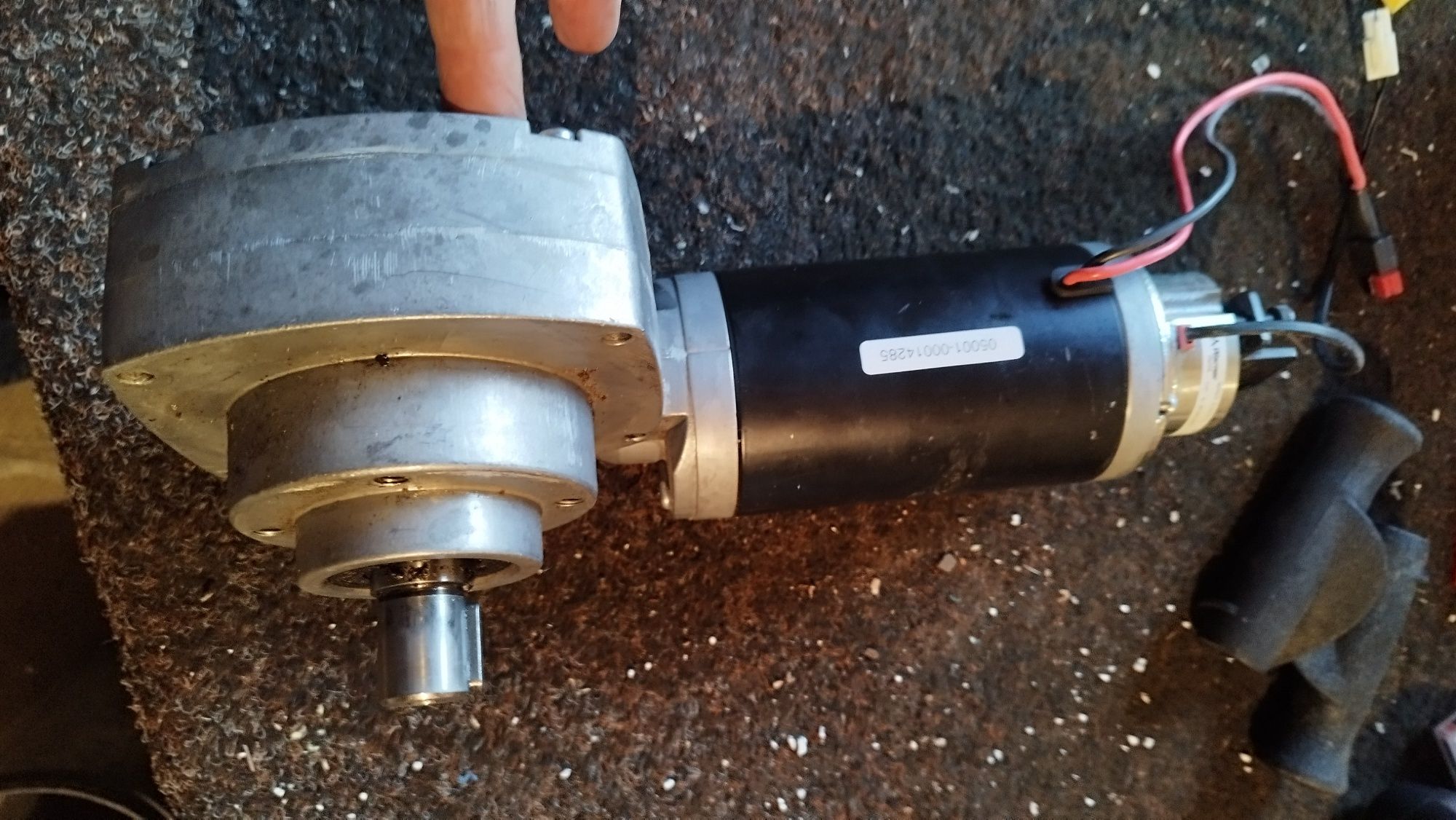 Silnik elektryczny z przekładnią Permobil 24V