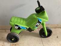 Motorek biegowy trójkołowy jeździk motorkid kaski gratis