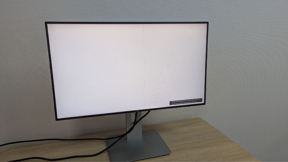 2К монітор DELL U2719DC з полосою