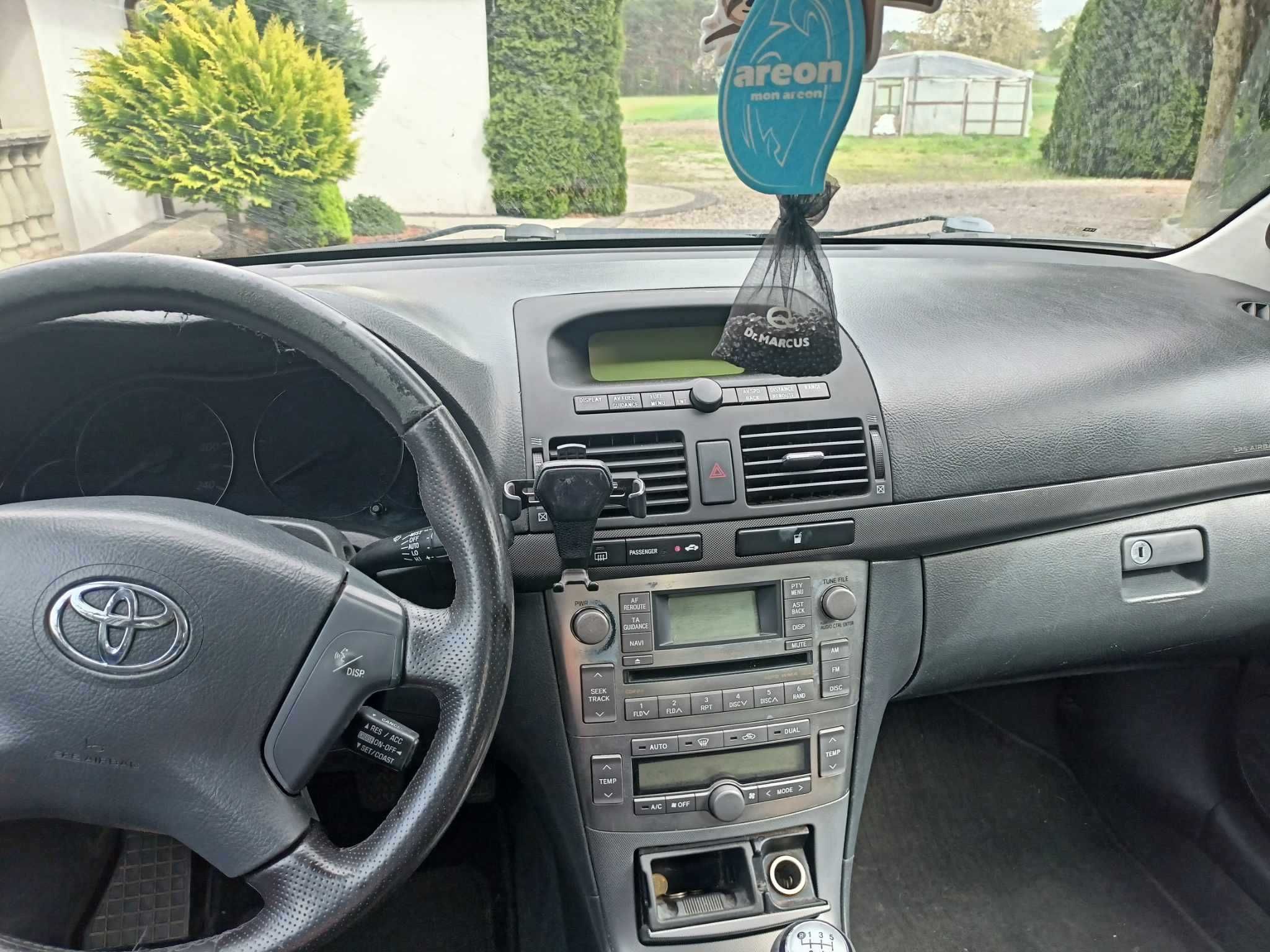 Sprzedam Toyota Avensis 2.2