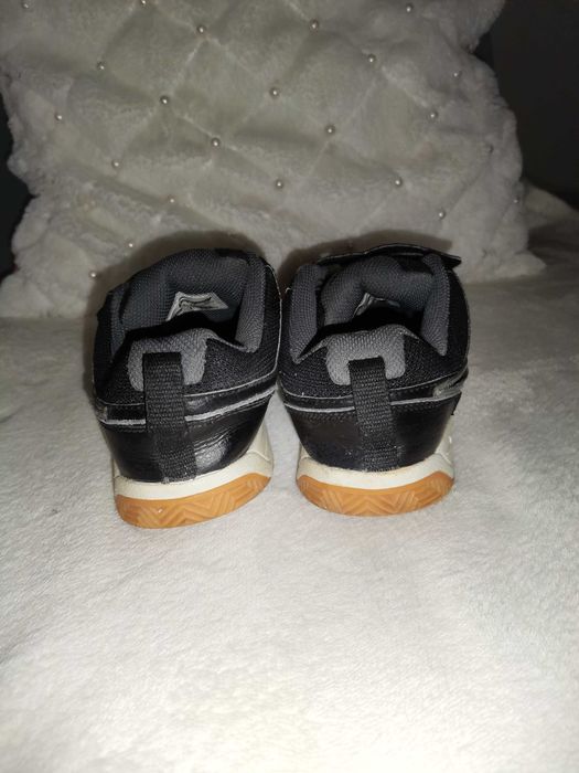 Buty chłopięce Nike 32