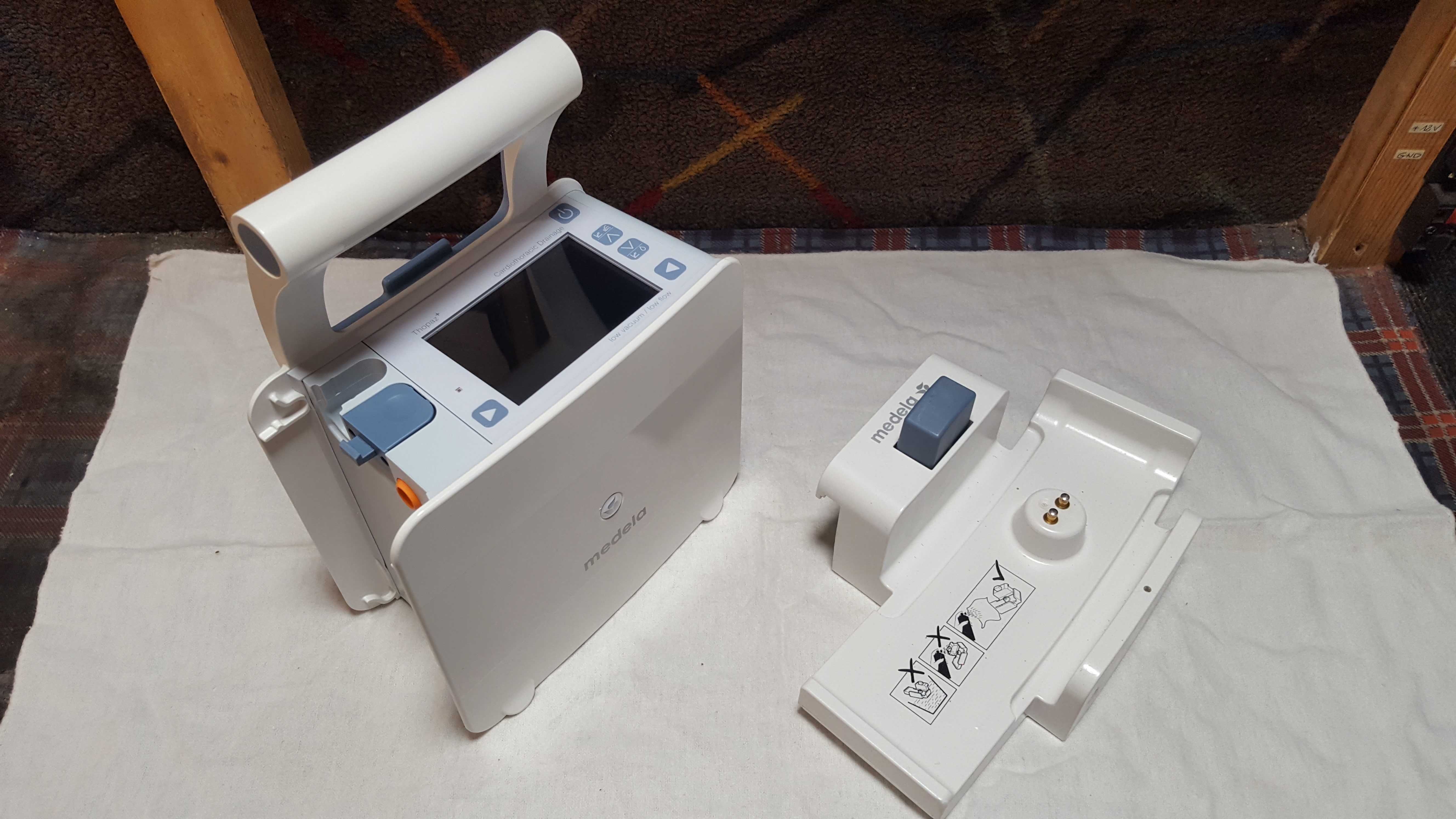 Medela Thopaz Plus - System drenażu i monitorowania klatki piersiowej.