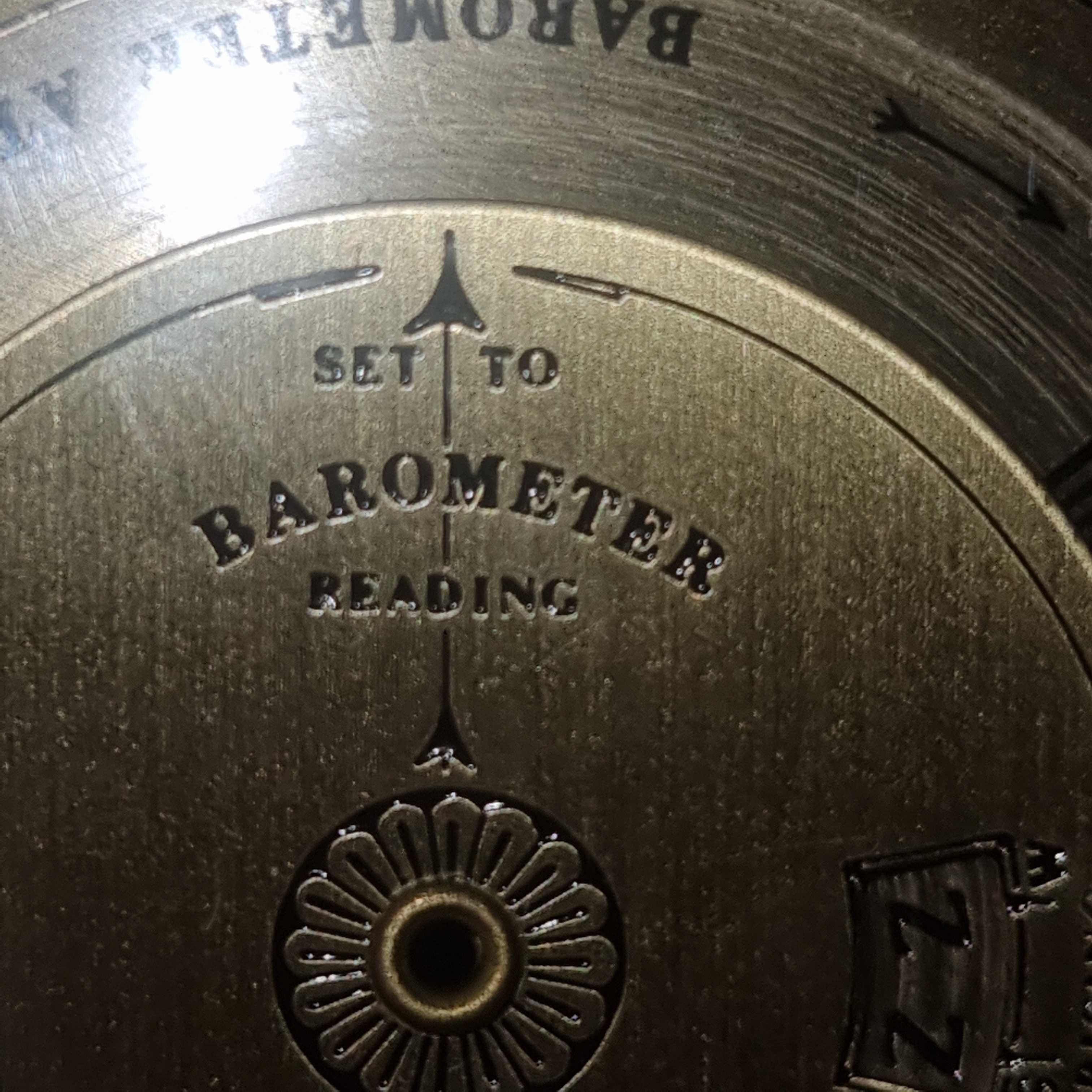 Карманный старинный барометр