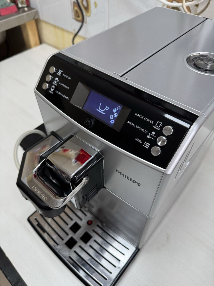 кавоварка зернова Saeco Philips Minuto cappuchino подарунок