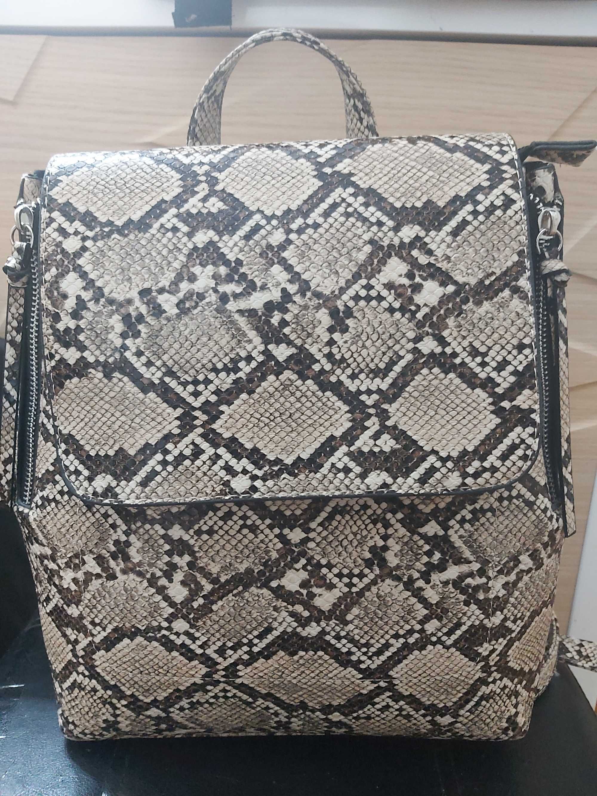 Mochila nova com etiqueta – snake print m