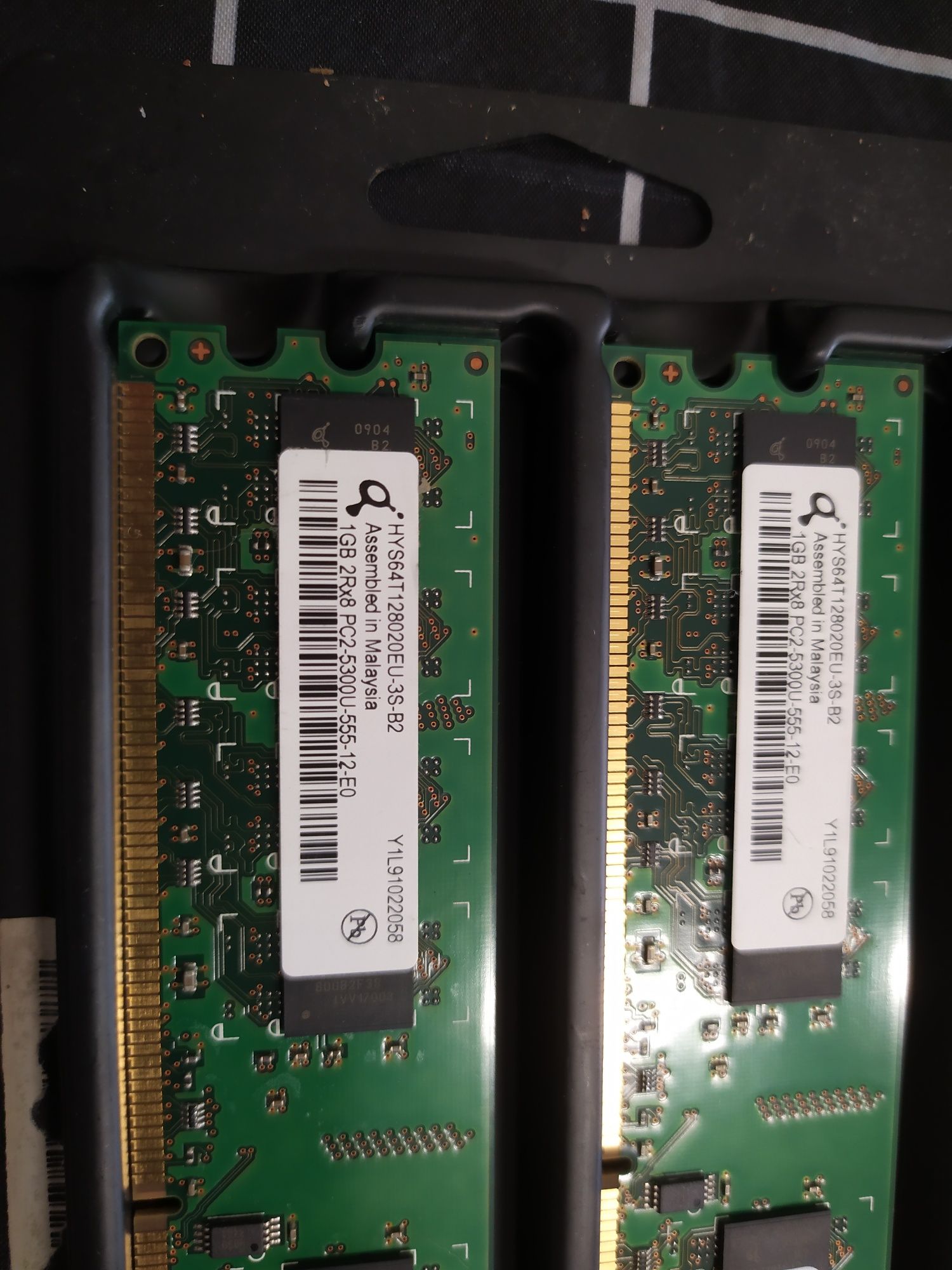 2 Memórias RAM PC  1gb Qimonda HYS64T128020EU-3S-B2 240 pinos Dimm DDR