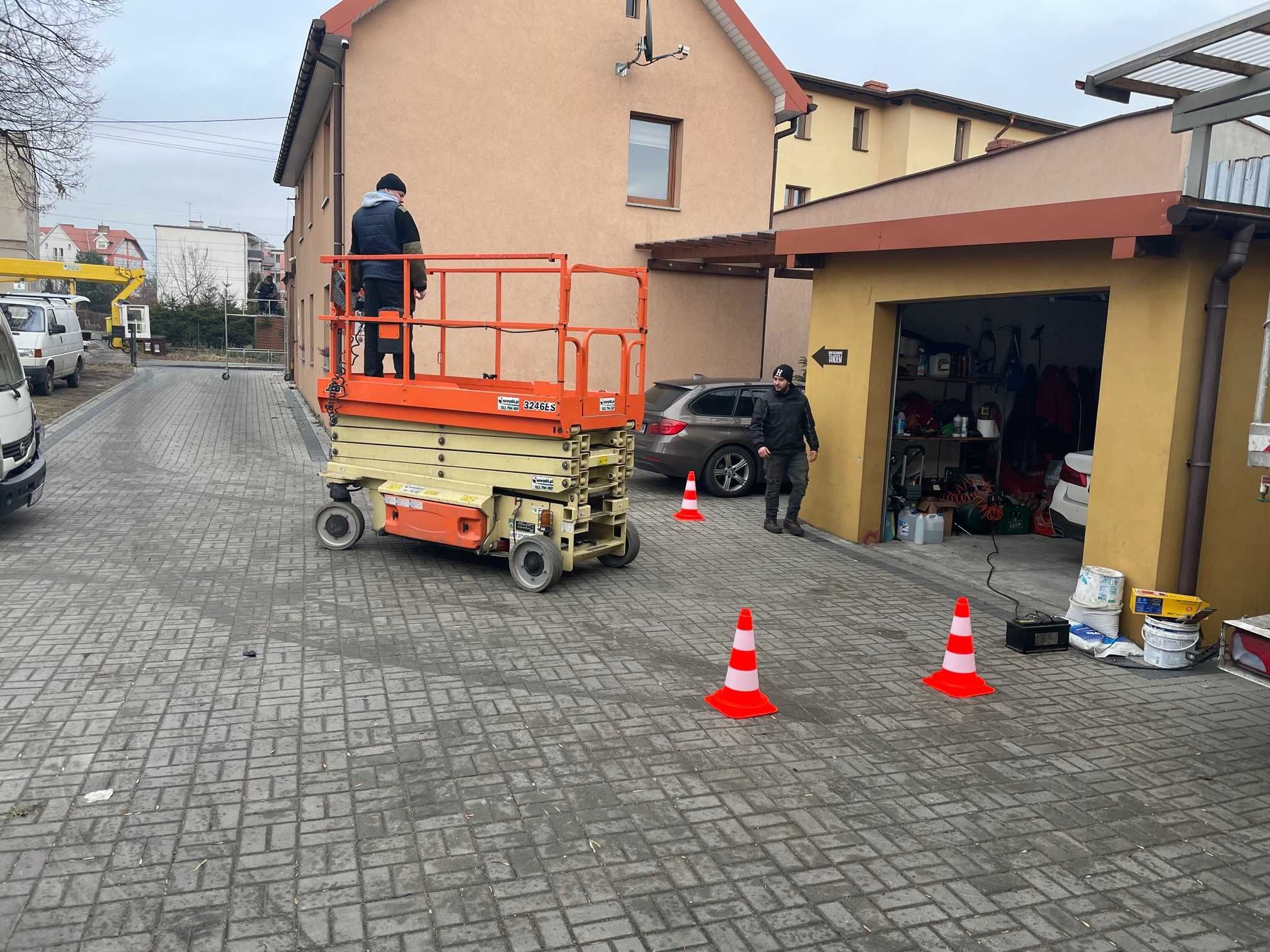 Zwyżka Podnośnik koszowy nożycowy wynajem zwyżki do 35m