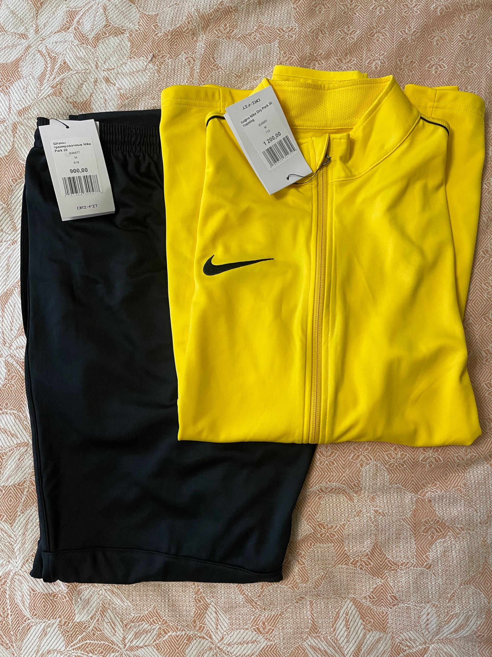 Продам спортивный костюм NIKE